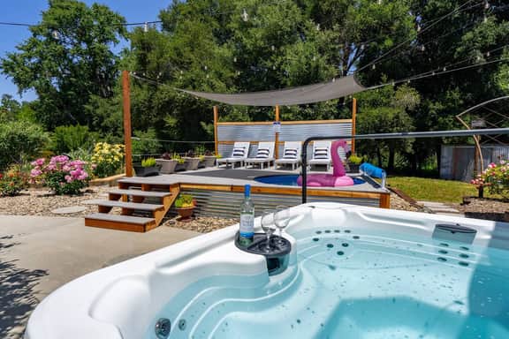 Luxury Retreat, Hot Tub, Plunge Pool, King bds, EV