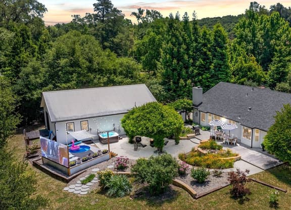 Lux Château, Hot Tub, OutdoorMovies, Game Rm, Pool